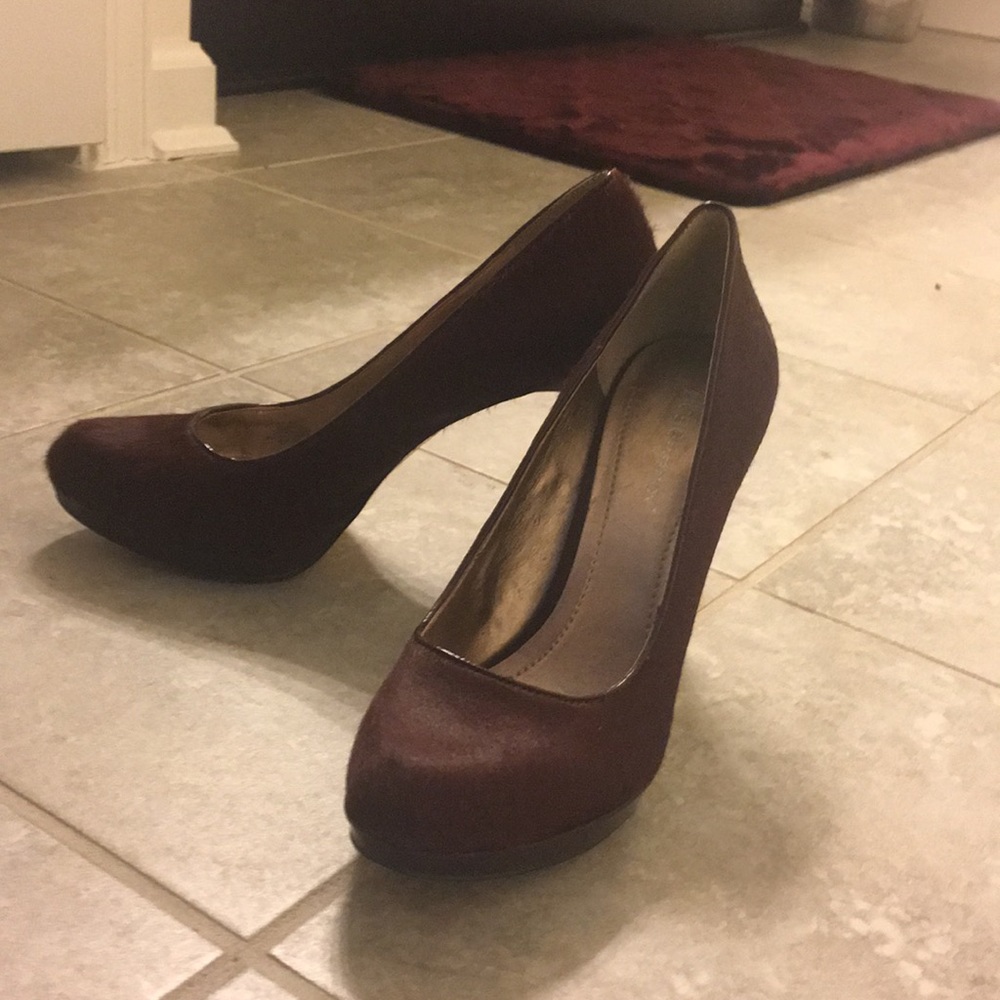 The real color is burgundy but could it put that